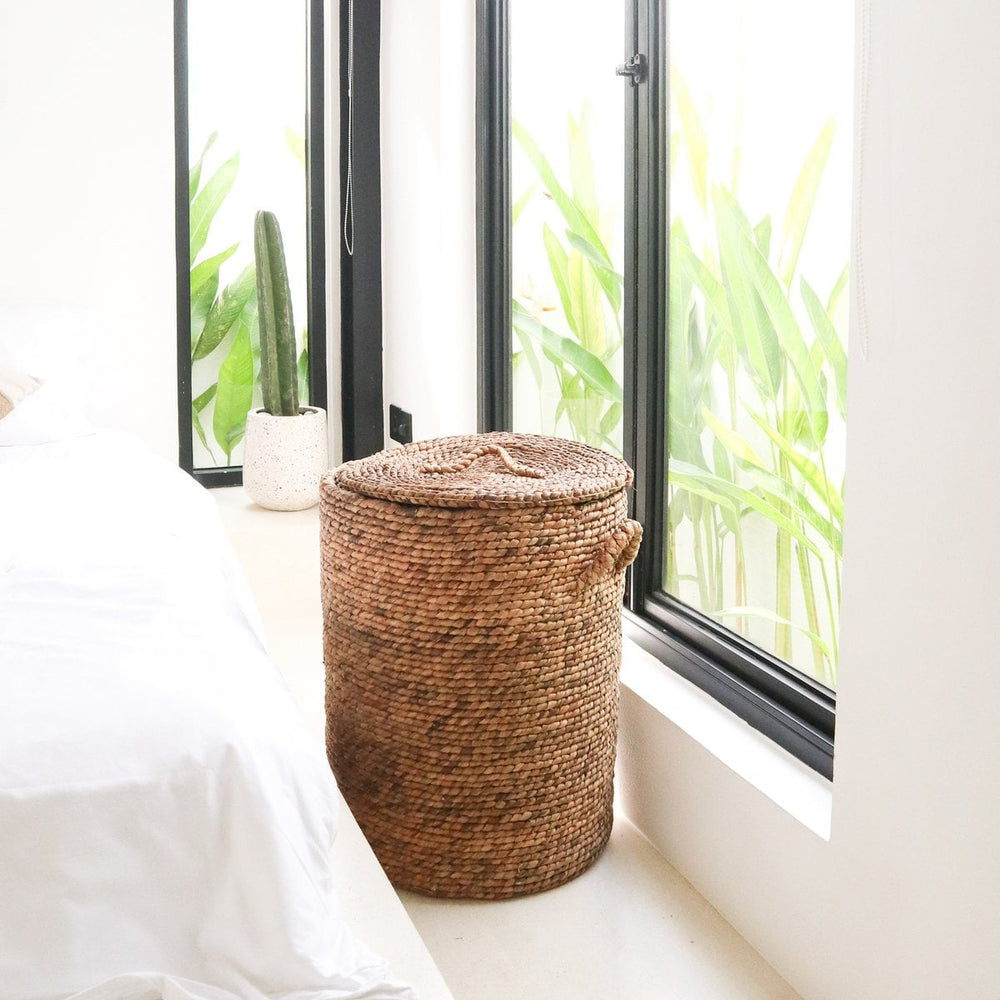 Brown woven water hyacinth storage basket with lid